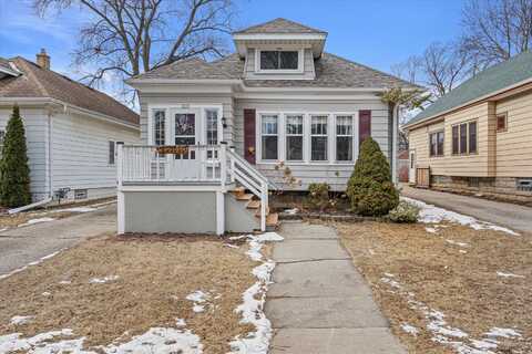 2229 N 66th St, Wauwatosa, WI 53213