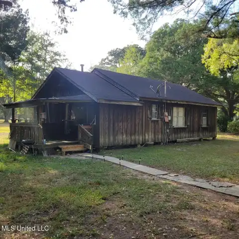 9402 Saracennia Road, Moss Point, MS 39562