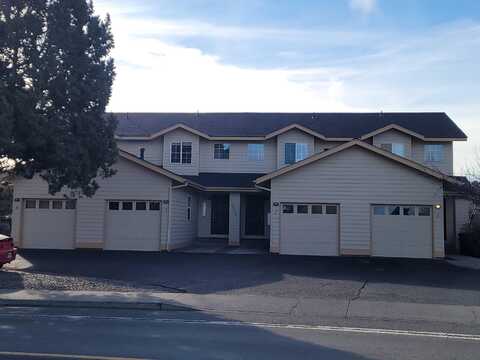 1065 NE Purcell Boulevard, Bend, OR 97701