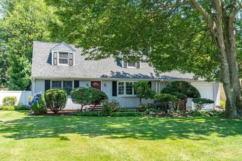 58 Oak Avenue, Huntington Station, NY 11746