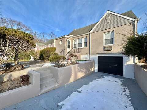 5 Hawthorne Lane, Valley Stream, NY 11581