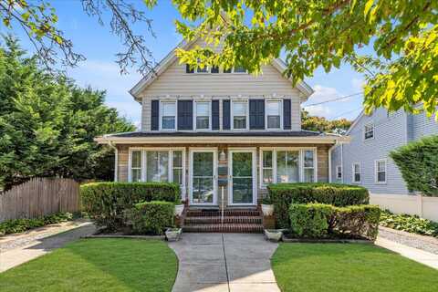 12 Endview Avenue, Lynbrook, NY 11563