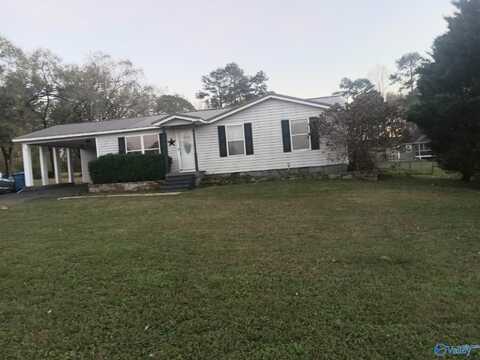 215 9th Street W, Grant, AL 35747