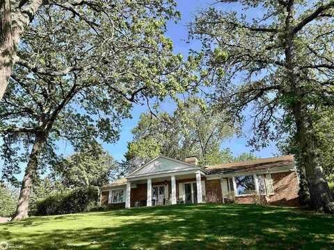 15 Timberlane Dr, Clear Lake, IA 50428