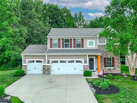 9243 Forest Lake Trail, Olmsted Falls, OH 44138