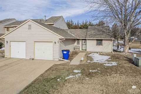 1422 Woodland Circle, Junction City, KS 66441