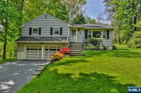 52 Goodviet Place, Glen Rock, NJ 07452