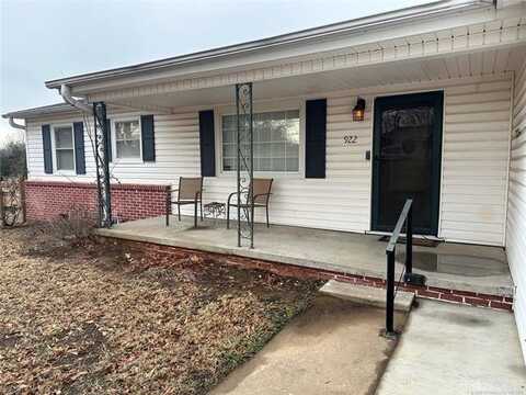 922 S Liberty Avenue, Okmulgee, OK 74447