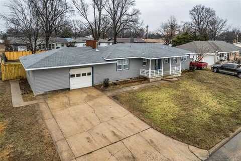 321 SE 14th Street, Pryor, OK 74361