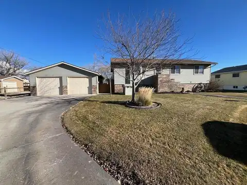 9 Circle Dr, Lovell, WY 82431