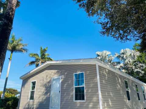 305 West Buell, Fort Myers, FL 33905