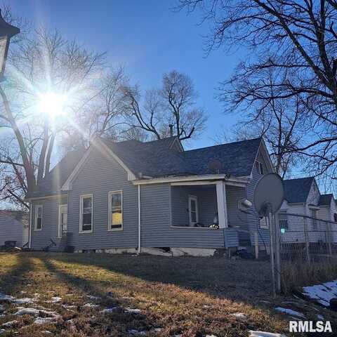 3024 W TREWYN Avenue, Peoria, IL 61605