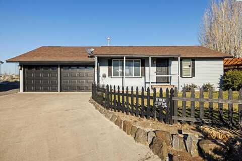 203 Fairway Pl SW, Mattawa, WA 99349