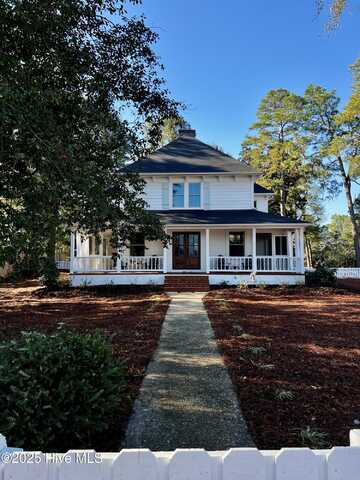 280 W Connecticut Avenue, Southern Pines, NC 28387