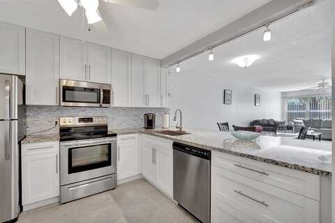 9110 Fairbanks Ln, Boca Raton, FL 33496