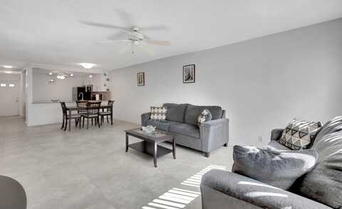 9110 Fairbanks Ln, Boca Raton, FL 33496