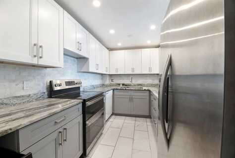 3800 N Hills Dr, Hollywood, FL 33021