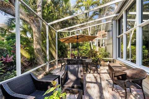 8827 Lakeside Circle, Vero Beach, FL 32963