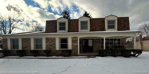 28965 Lake Park Drive, Farmington Hills, MI 48331