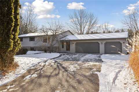 839 Moonbeam Road W, Hudson, WI 54016