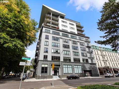 300 NW 8TH AVE, Portland, OR 97209