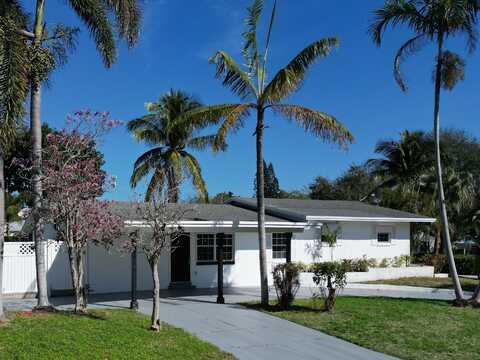 231 N Seacrest Circle, Delray Beach, FL 33444