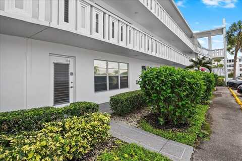 104 Wellington B, West Palm Beach, FL 33417