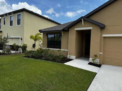 6020 NW Regent Street, Port Saint Lucie, FL 34983