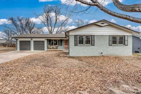 924 E Wedgewood Dr, Derby, KS 67037