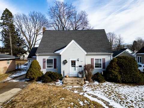 926 Eisenhower Avenue, Janesville, WI 53545