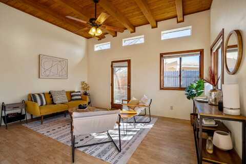 1221 Senda Lane, Santa Fe, NM 87507