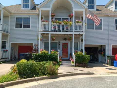 10 Caravel Ct, Atlantic City, NJ 08401