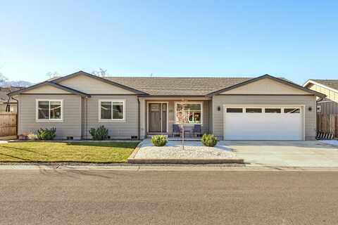 251 St Ives Drive, Talent, OR 97540