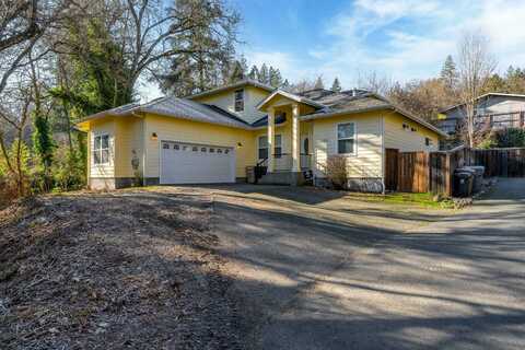 1313 NW Bellevue Place, Grants Pass, OR 97526