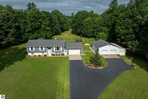 4242 S Wise Road, Shepherd, MI 48883