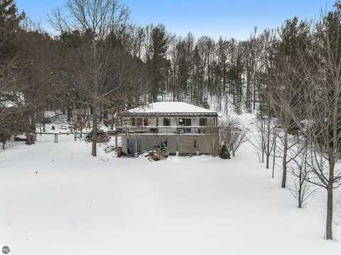 15712 Smokey Hollow Road, Traverse City, MI 49686