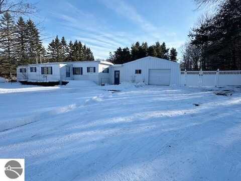 611 W Falmouth Road, Mc Bain, MI 49657