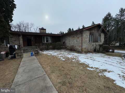 520 FRONTIER AVENUE, READING, PA 19601