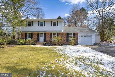 38 EVANS DRIVE, CRANBURY, NJ 08512