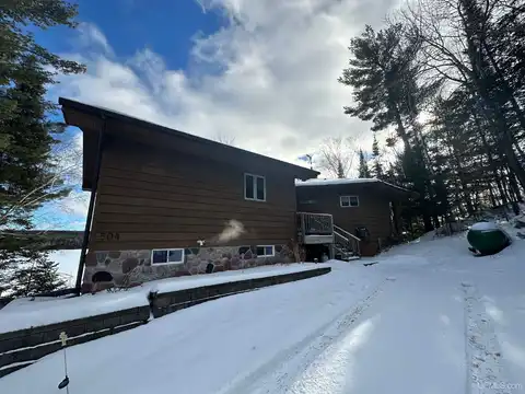 504 Midsummer, Iron River, MI 49935