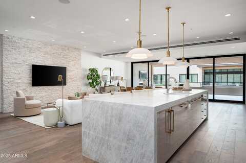 6587 N PALMERAIE Boulevard, Paradise Valley, AZ 85253