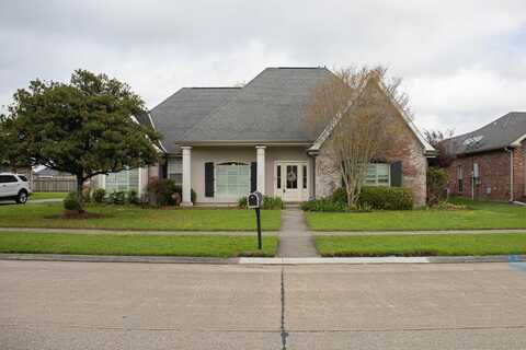 135 Autumn Dr, Houma, LA 70360