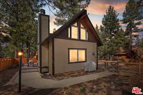 2074 1st Ln, Big Bear City, CA 92314