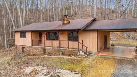 1185 Roses Branch Road, Green Mountain, NC 28740