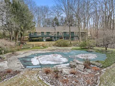 17 Stonehenge Road, Weston, CT 06883