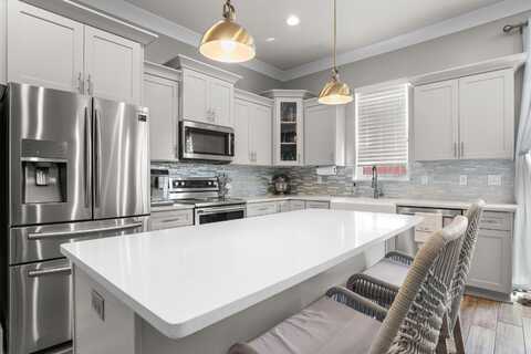 995 Airport Road, Destin, FL 32541