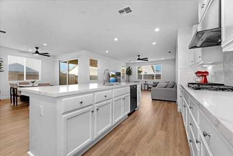 3012 Sand Hills Avenue, Tulare, CA 93274