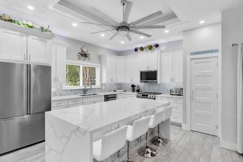 548 Palm Drive, Key Largo, FL 33037