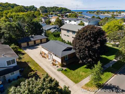 108 Lafayette Avenue, Grand Haven, MI 49417