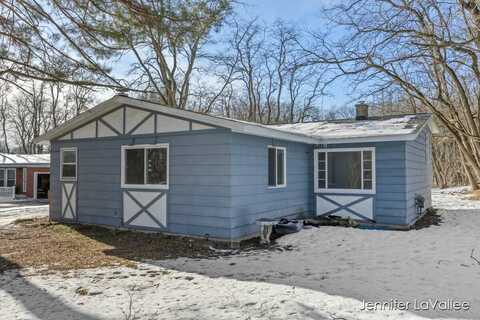 9271 Pine Island Drive, Sparta, MI 49345